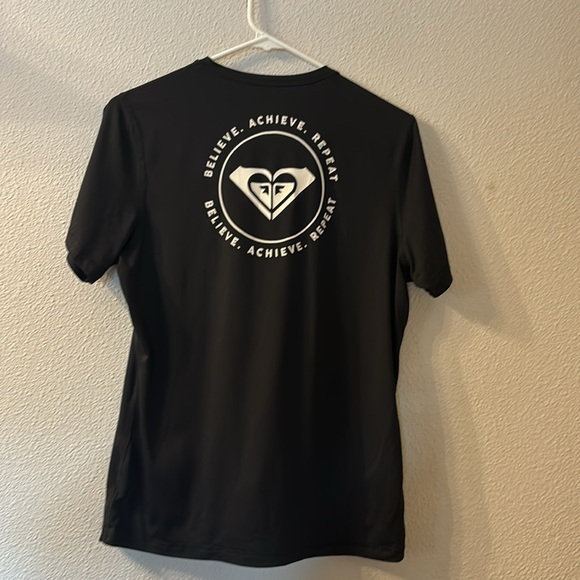 Roxy graphic swim shirt size medium - Picture 5 of 6